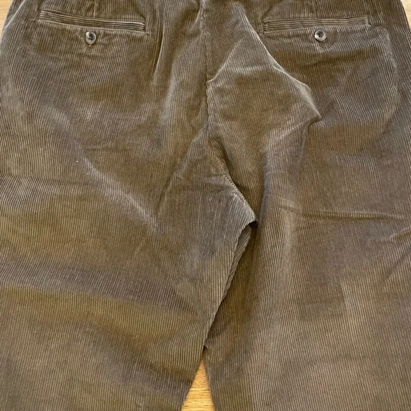 LL Bean Men’s Brown Corduroy Pants - Picture 2 of 5